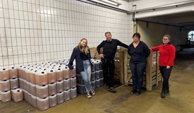 Die Glühweinmischung wurde in 10 Liter-Kanister gefüllt und nach Trier transportiert. Foto: RC