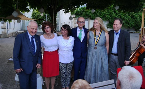 Erste Amtsübergabe mit Gründungspräsident Christian Kölbel (m.) und Gabi Lohberg (2.v.l.)